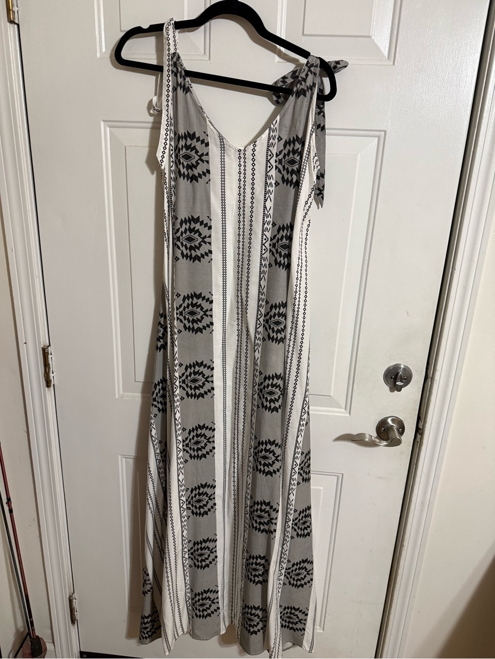 Bindu Geometric Boho Maxi Dress Tie Shoulder Black Gray Size L